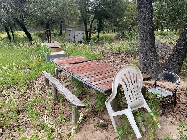 1550 E Hickory Ln, San Antonio, TX 78264