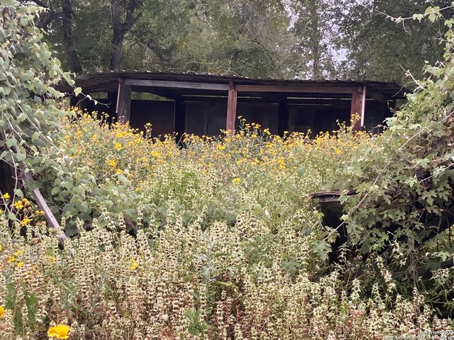 1550 E Hickory Ln, San Antonio, TX 78264