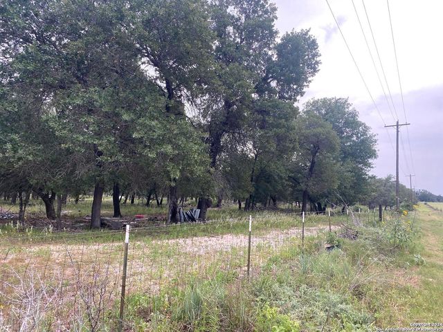 1550 E Hickory Ln, San Antonio, TX 78264