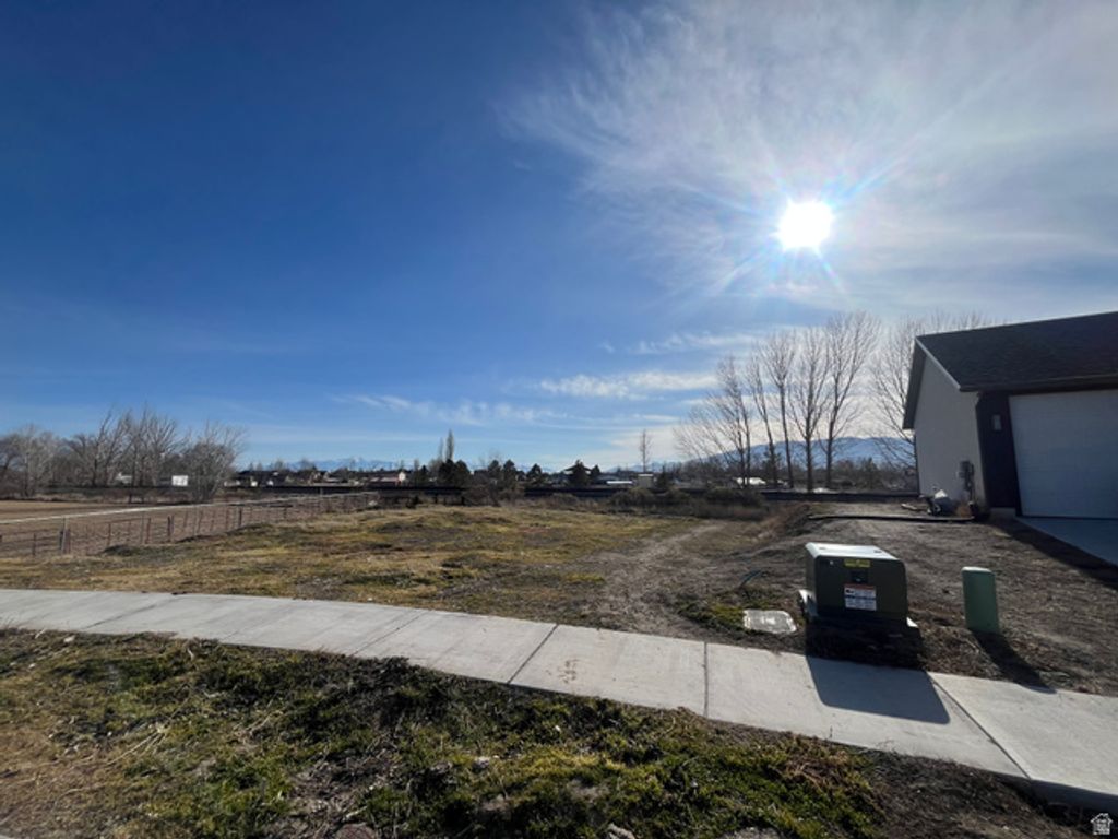 Image 3 of property listing at 207 W 500 S, Lehi, UT 84043