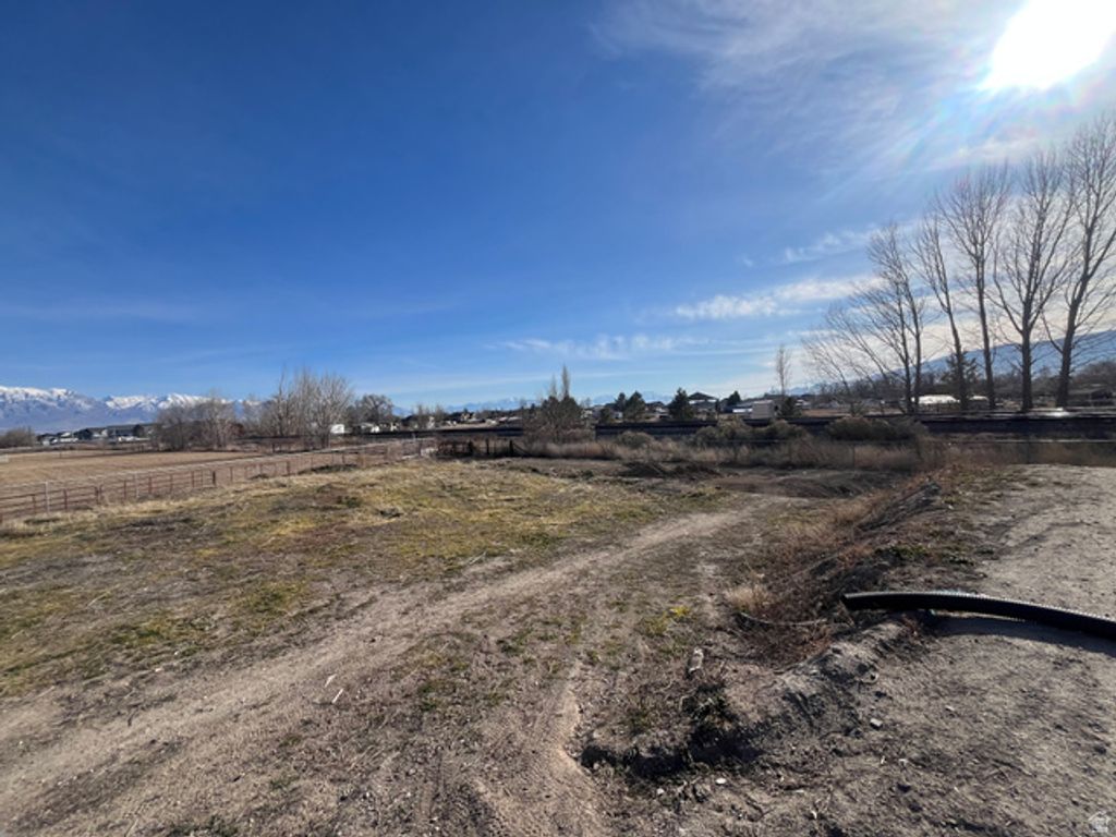 Image 5 of property listing at 207 W 500 S, Lehi, UT 84043