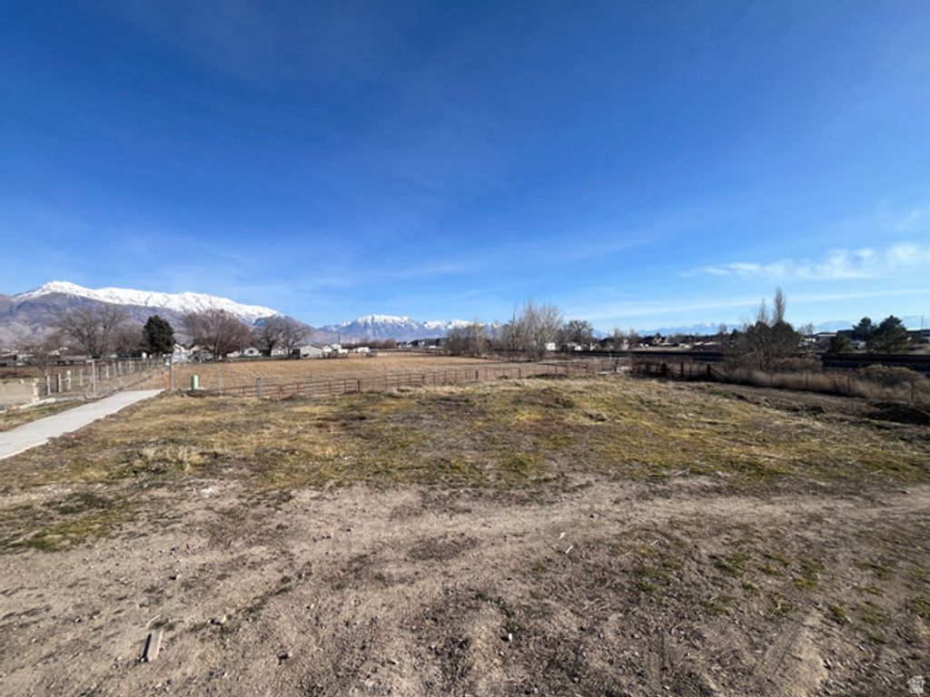 Image 6 of property listing at 207 W 500 S, Lehi, UT 84043
