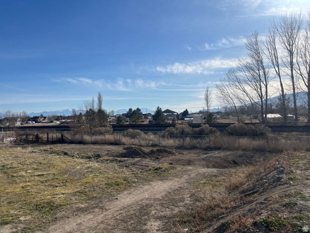 Image 8 of property listing at 207 W 500 S, Lehi, UT 84043