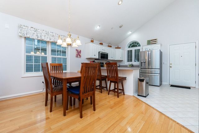 304 Village Ln 304, Bellingham, MA 02019