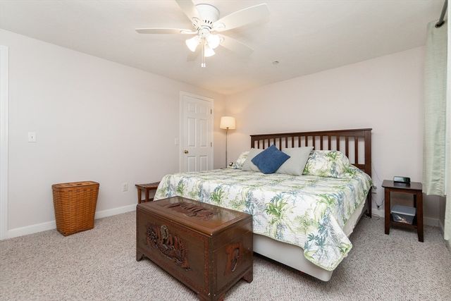 304 Village Ln 304, Bellingham, MA 02019
