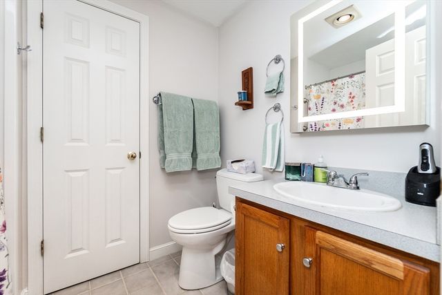 304 Village Ln 304, Bellingham, MA 02019