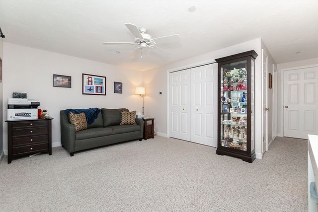304 Village Ln 304, Bellingham, MA 02019
