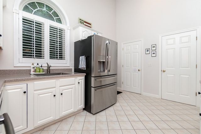 304 Village Ln 304, Bellingham, MA 02019