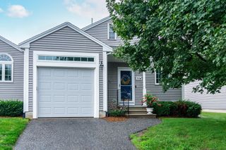 304 Village Ln 304, Bellingham, MA 02019
