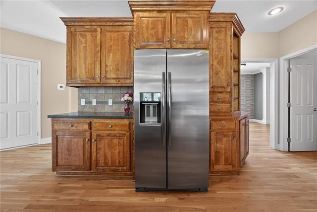 18808 W 97th Terrace, Lenexa, KS 66220