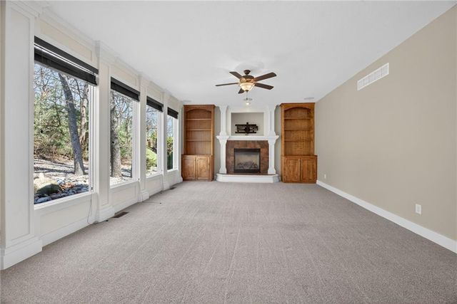 18808 W 97th Terrace, Lenexa, KS 66220