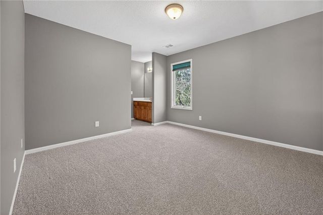 18808 W 97th Terrace, Lenexa, KS 66220