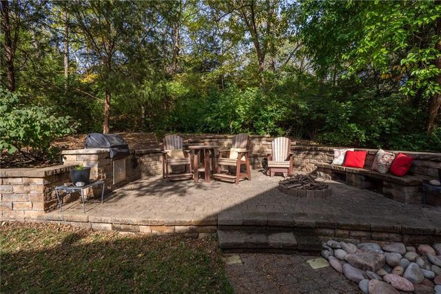 18808 W 97th Terrace, Lenexa, KS 66220