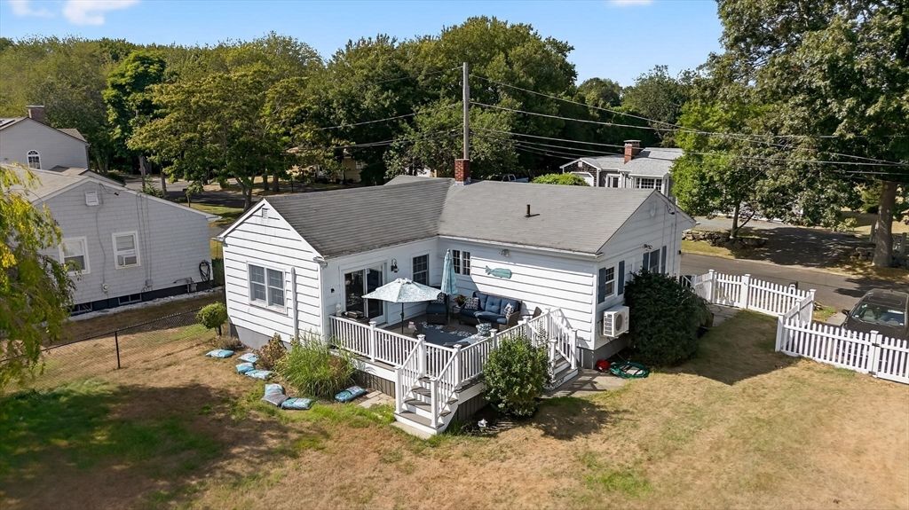 70 Merrimac St, Dartmouth, MA 02748