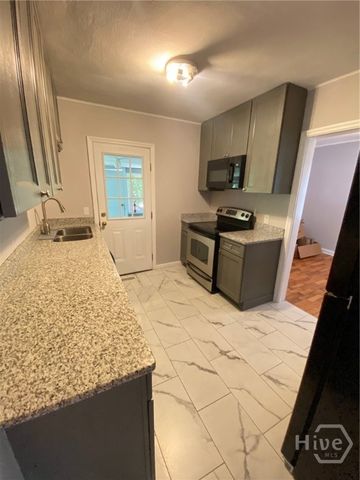2219 E 40th Street, Savannah, GA 31404