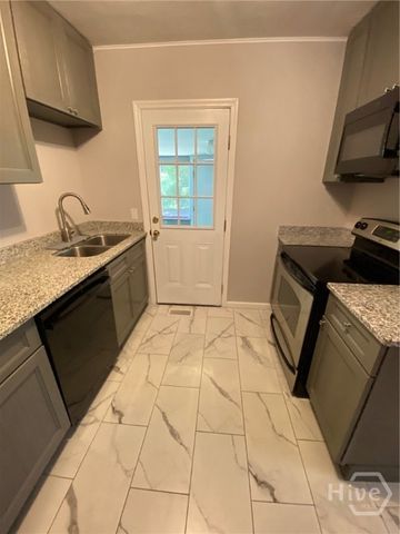 2219 E 40th Street, Savannah, GA 31404