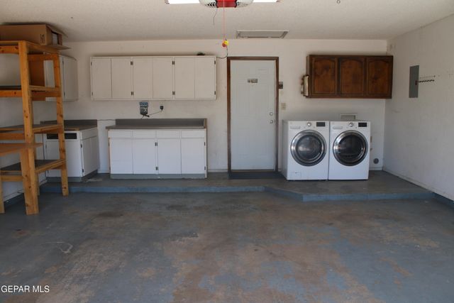 3145 RED SAILS Drive, El Paso, TX 79936