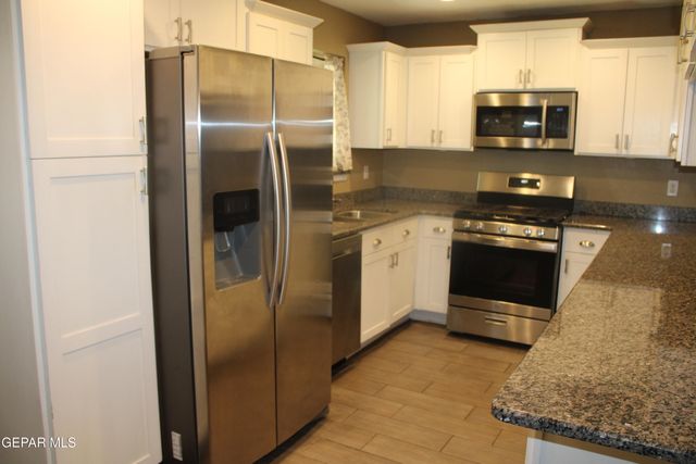 3145 RED SAILS Drive, El Paso, TX 79936