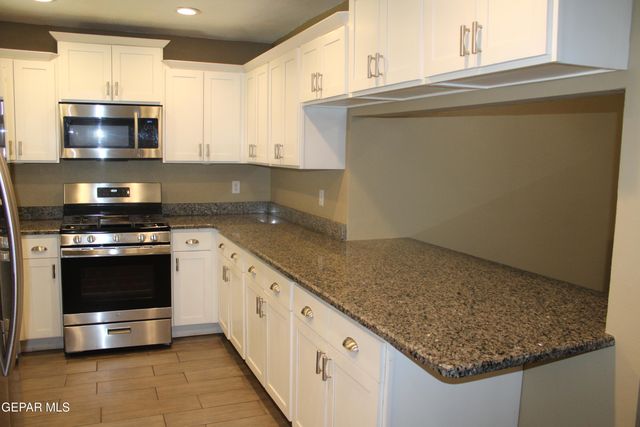 3145 RED SAILS Drive, El Paso, TX 79936