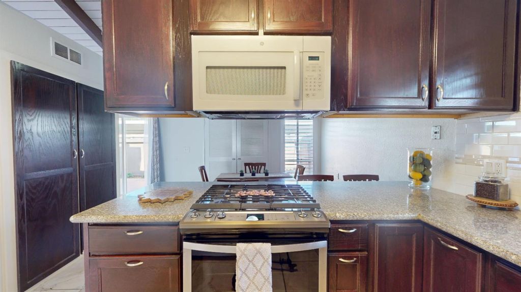 Image 12 of property listing at 317 W Sierra Avenue # 124, Fresno, CA 93704