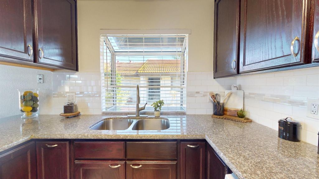 Image 13 of property listing at 317 W Sierra Avenue # 124, Fresno, CA 93704