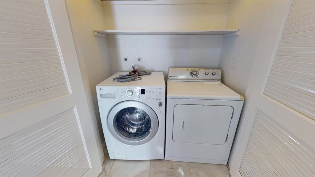 Image 21 of property listing at 317 W Sierra Avenue # 124, Fresno, CA 93704