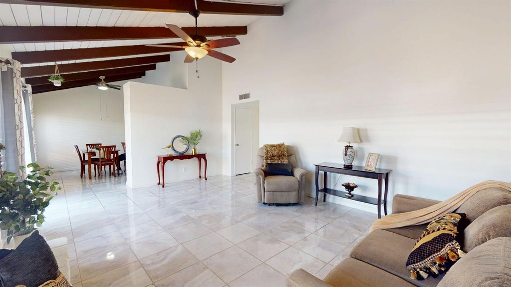 Image 5 of property listing at 317 W Sierra Avenue # 124, Fresno, CA 93704