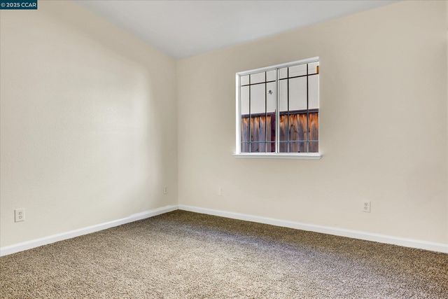 220 Roundhill Dr, Vacaville, CA 95687