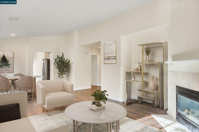 220 Roundhill Dr, Vacaville, CA 95687