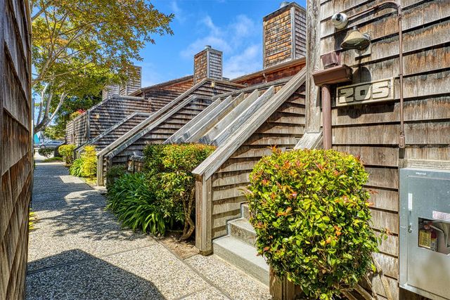 461 Dela Vina Avenue 205, Monterey, CA 93940