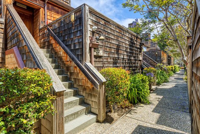 461 Dela Vina Avenue 205, Monterey, CA 93940