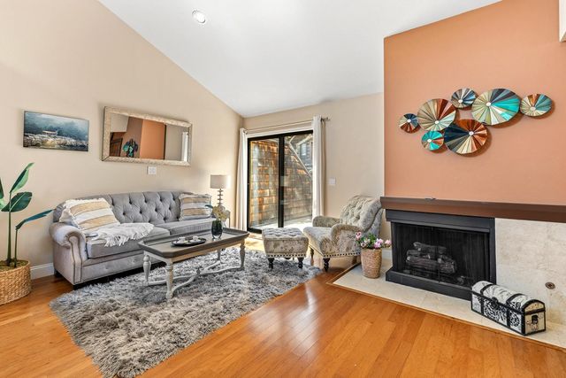 461 Dela Vina Avenue 205, Monterey, CA 93940