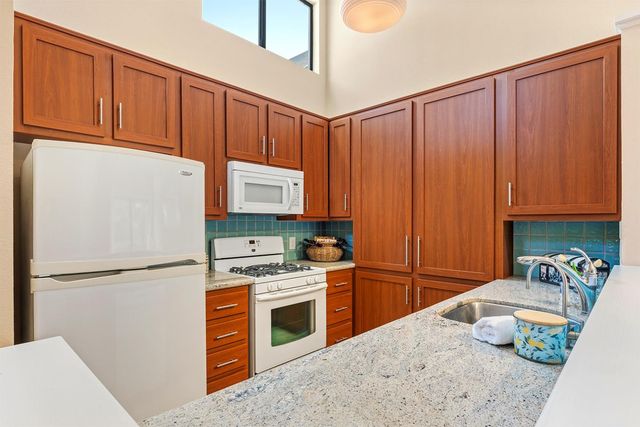 461 Dela Vina Avenue 205, Monterey, CA 93940
