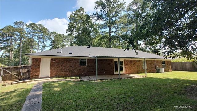 1628 SUSEK Drive, Pineville, LA 71360