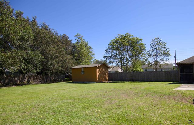 108 Shamrock Court, Bonaire, GA 31005
