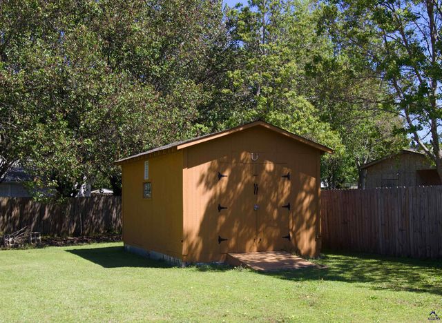 108 Shamrock Court, Bonaire, GA 31005