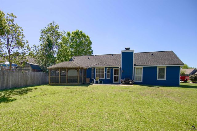 108 Shamrock Court, Bonaire, GA 31005