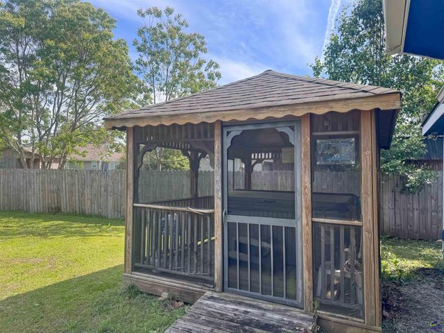 108 Shamrock Court, Bonaire, GA 31005