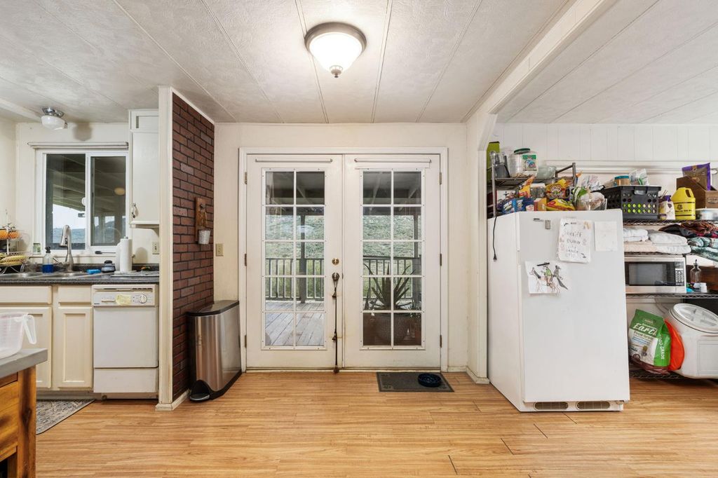 Image 11 of property listing at 35255 Auberry Road, Auberry, CA 93602