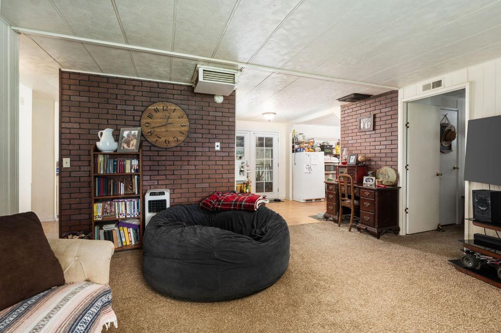 Image 5 of property listing at 35255 Auberry Road, Auberry, CA 93602