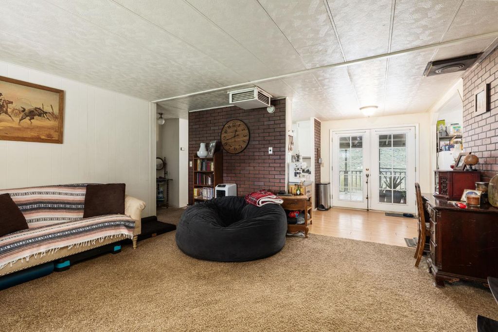 Image 7 of property listing at 35255 Auberry Road, Auberry, CA 93602