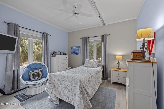 9804 Clarendon Drive, Emerald Isle, NC 28594