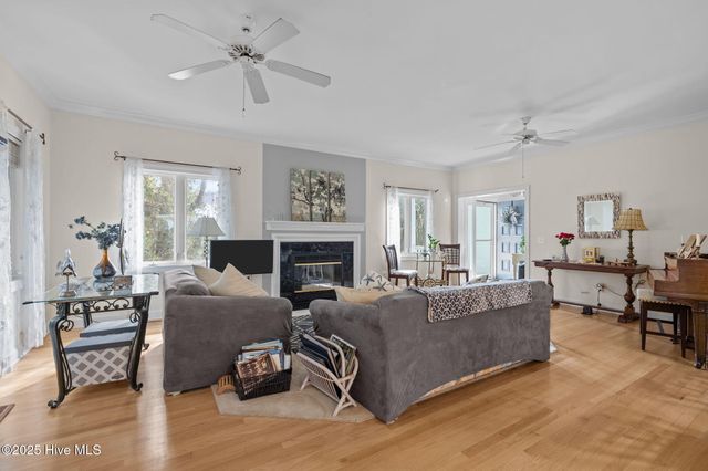 9804 Clarendon Drive, Emerald Isle, NC 28594