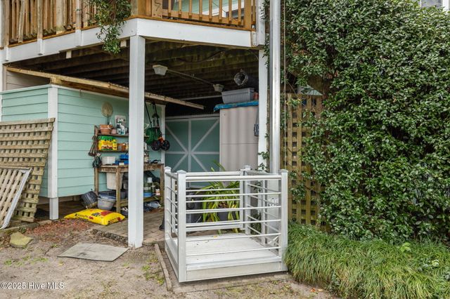 9804 Clarendon Drive, Emerald Isle, NC 28594