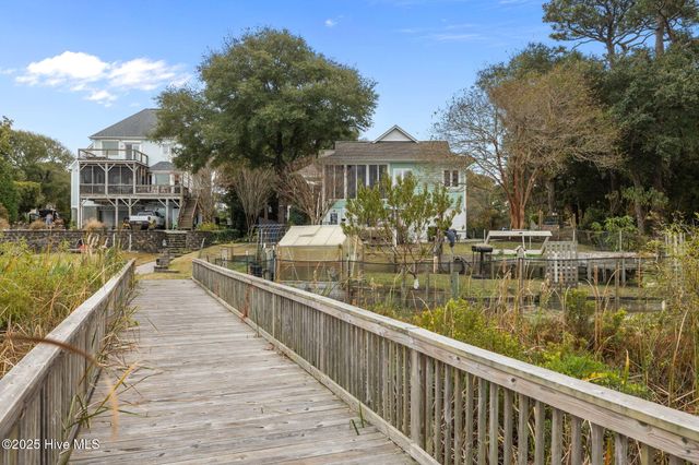 9804 Clarendon Drive, Emerald Isle, NC 28594
