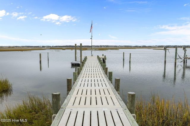 9804 Clarendon Drive, Emerald Isle, NC 28594