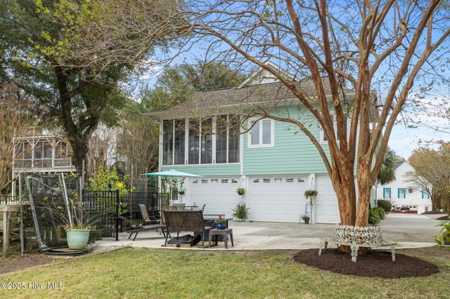 9804 Clarendon Drive, Emerald Isle, NC 28594