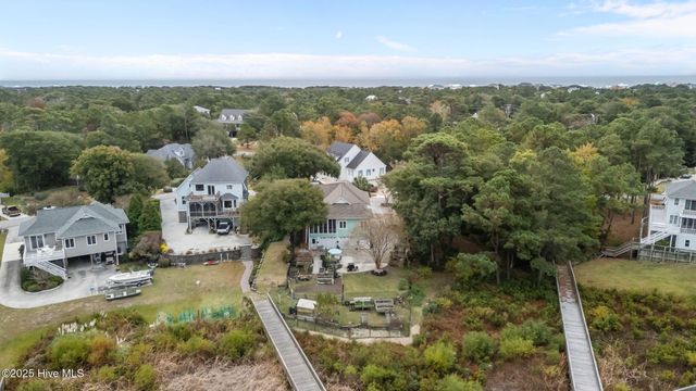 9804 Clarendon Drive, Emerald Isle, NC 28594