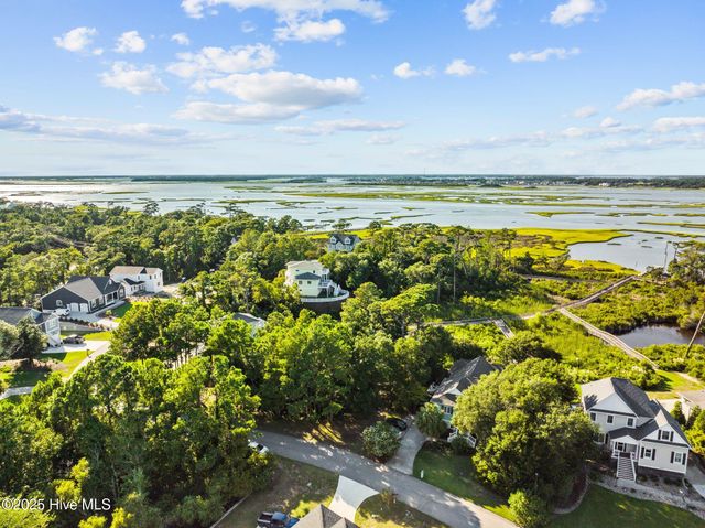 9804 Clarendon Drive, Emerald Isle, NC 28594