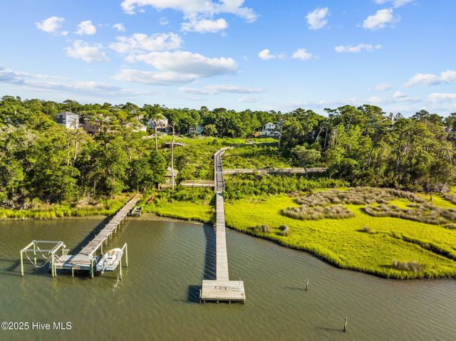 9804 Clarendon Drive, Emerald Isle, NC 28594